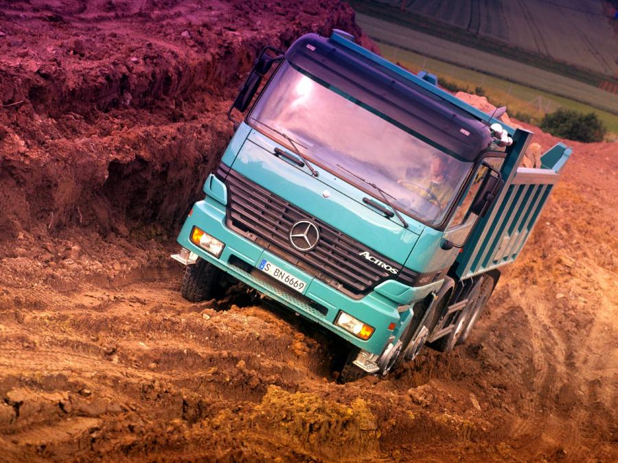  Mercedes-Benz Actros 4143 1997 года  (фото 6 из 11)